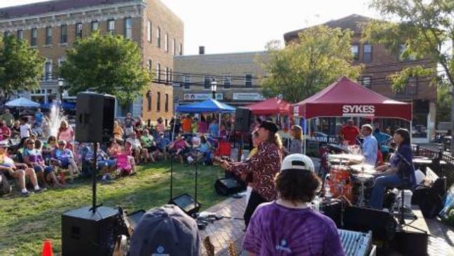 Outdoor concert on Emmaus's Triangle